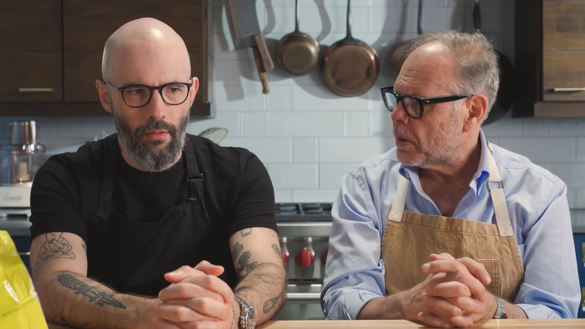 Alton Brown Cooks Food