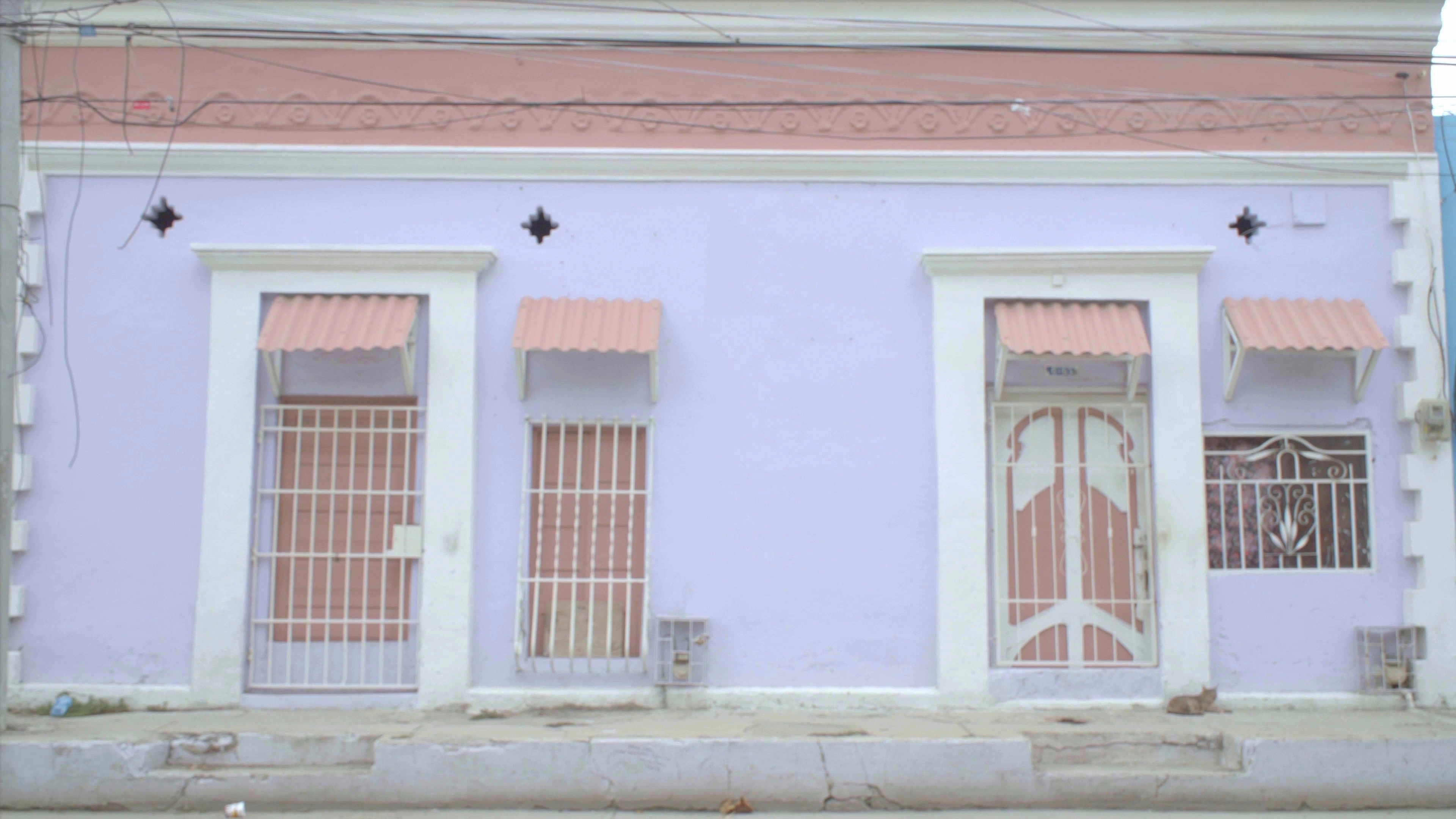 Tres Negras Marikas