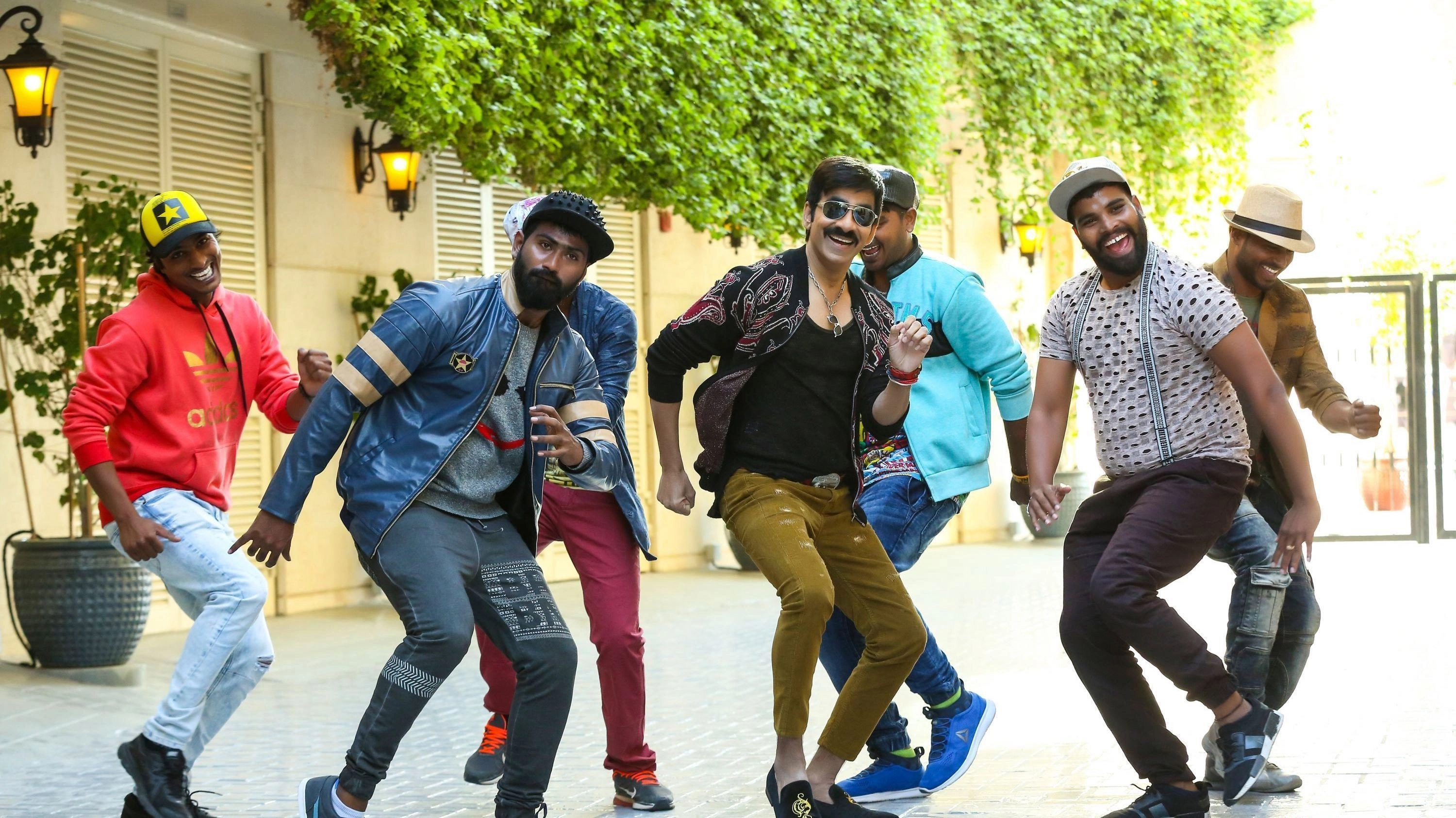 Touch Chesi Chudu