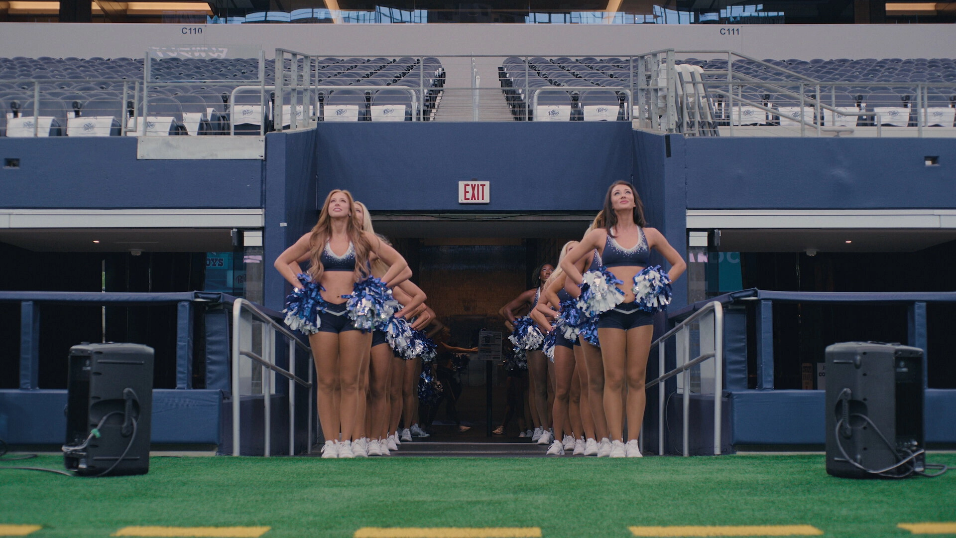 AMERICA'S SWEETHEARTS: Dallas Cowboys Cheerleaders