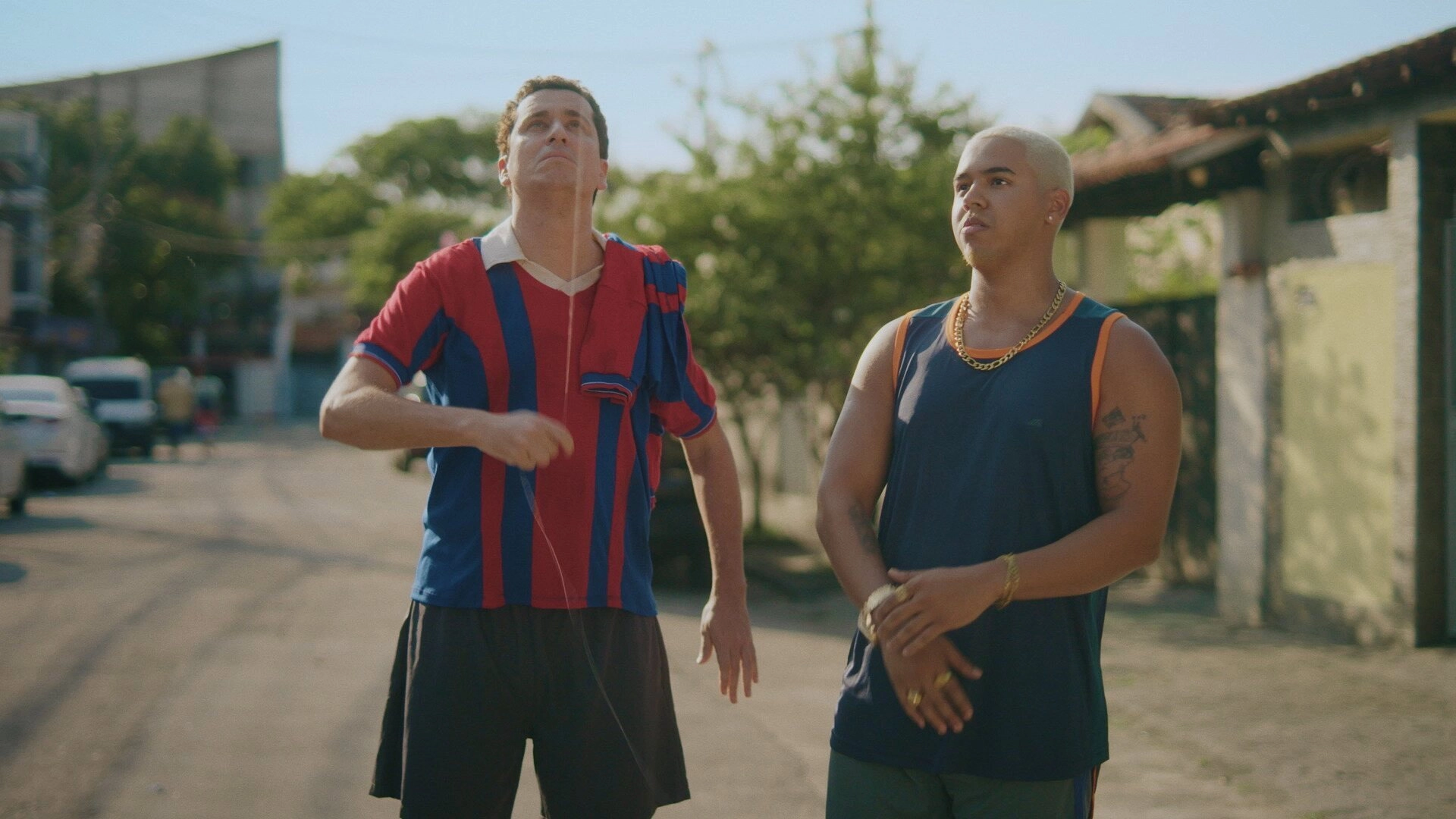Cosme & Damião: Quase Santos