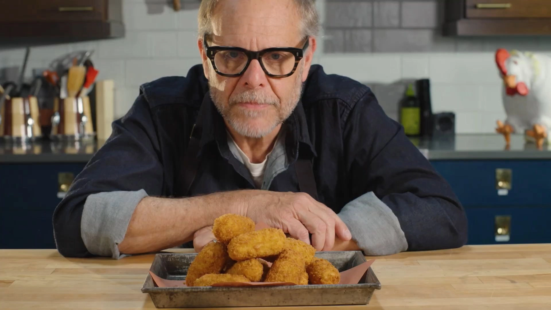 Alton Brown Cooks Food