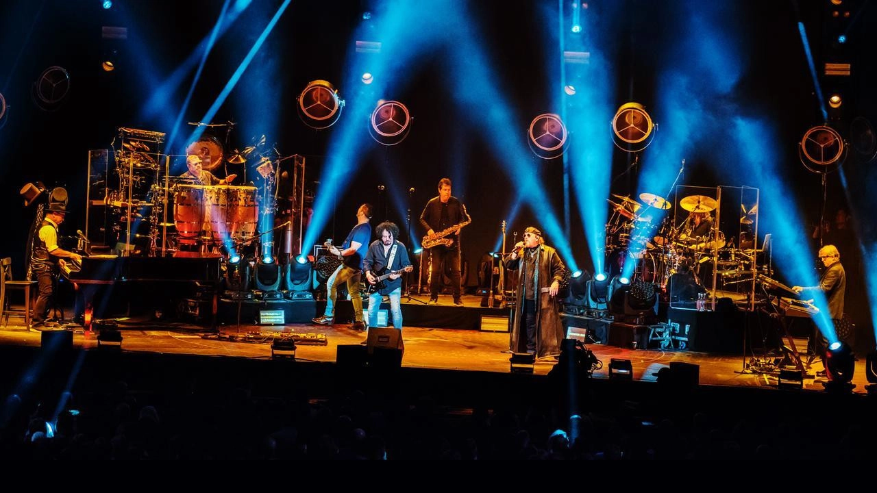 Toto - 40 Tours Around The Sun