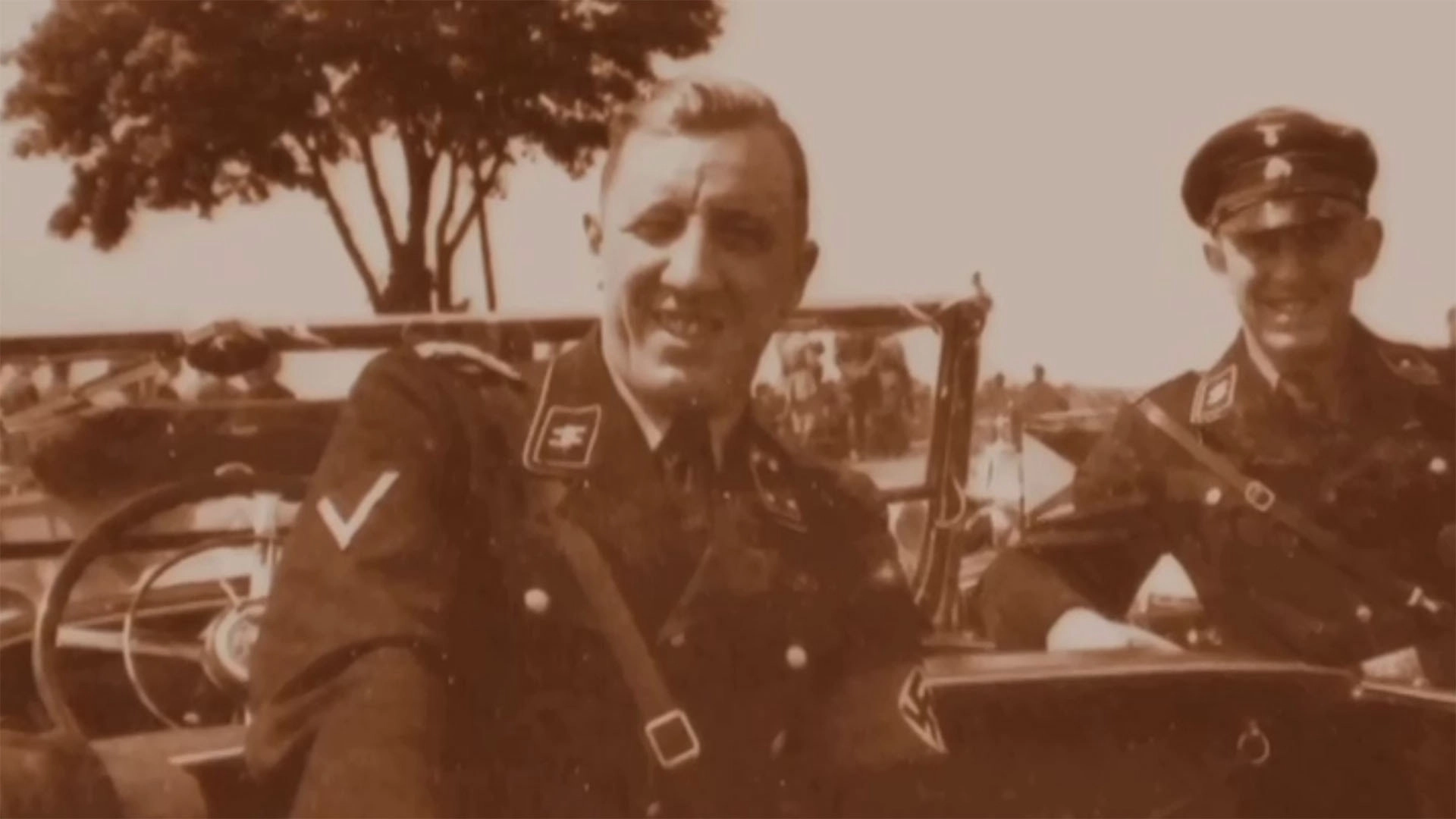 4PM