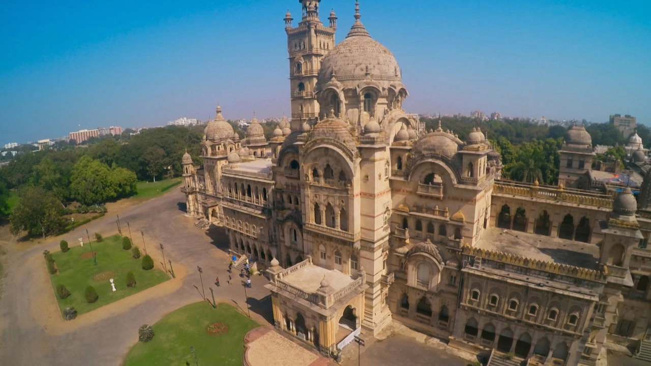 World's Greatest Palaces