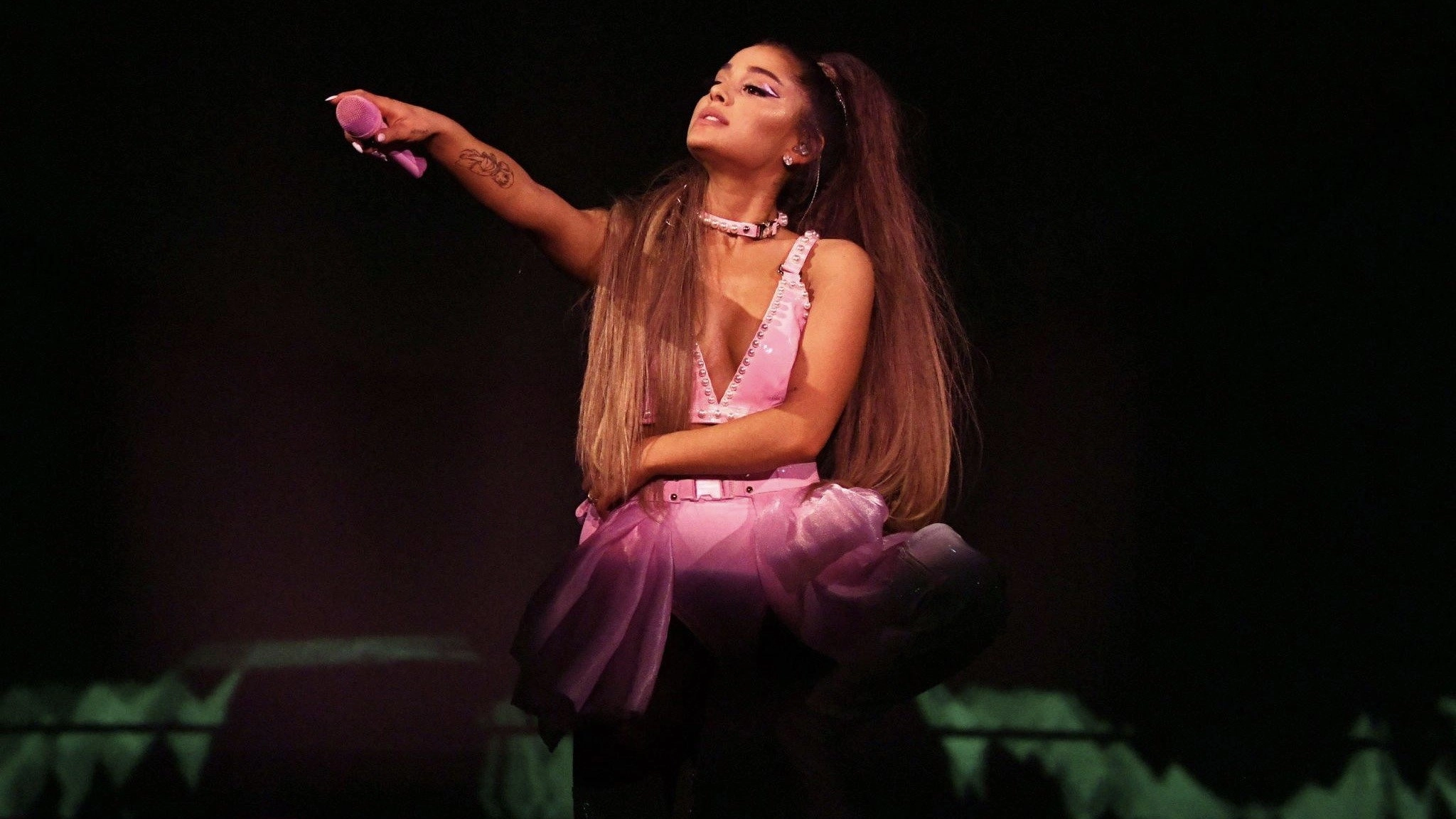 ariana grande: excuse me, i love you