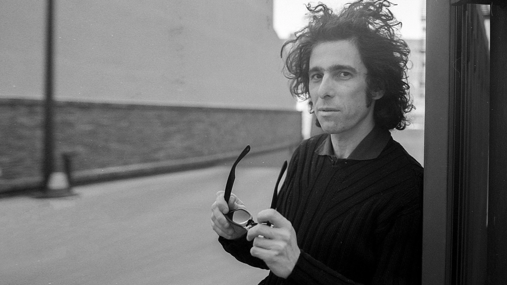 Bios: Andres Calamaro