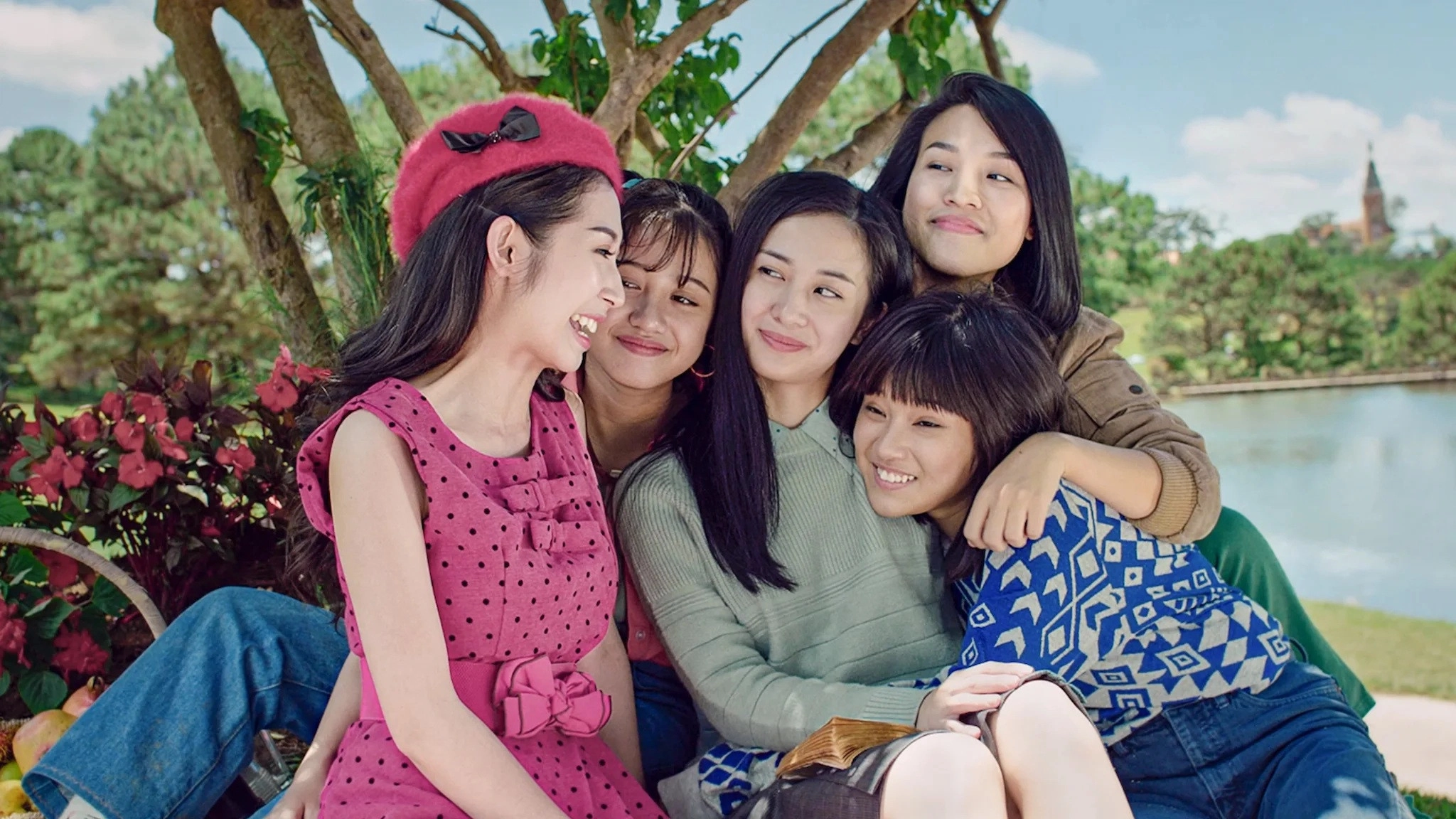 Go-Go Sisters