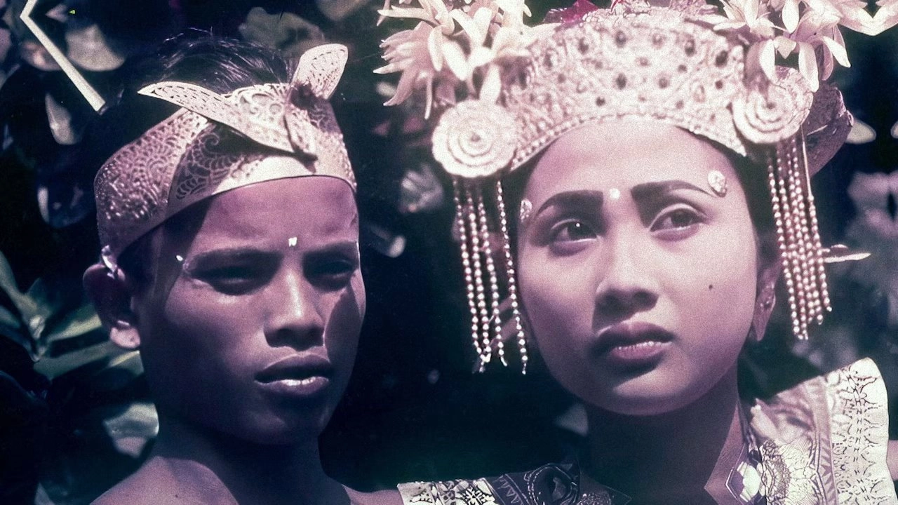 Around the world 100 years ago