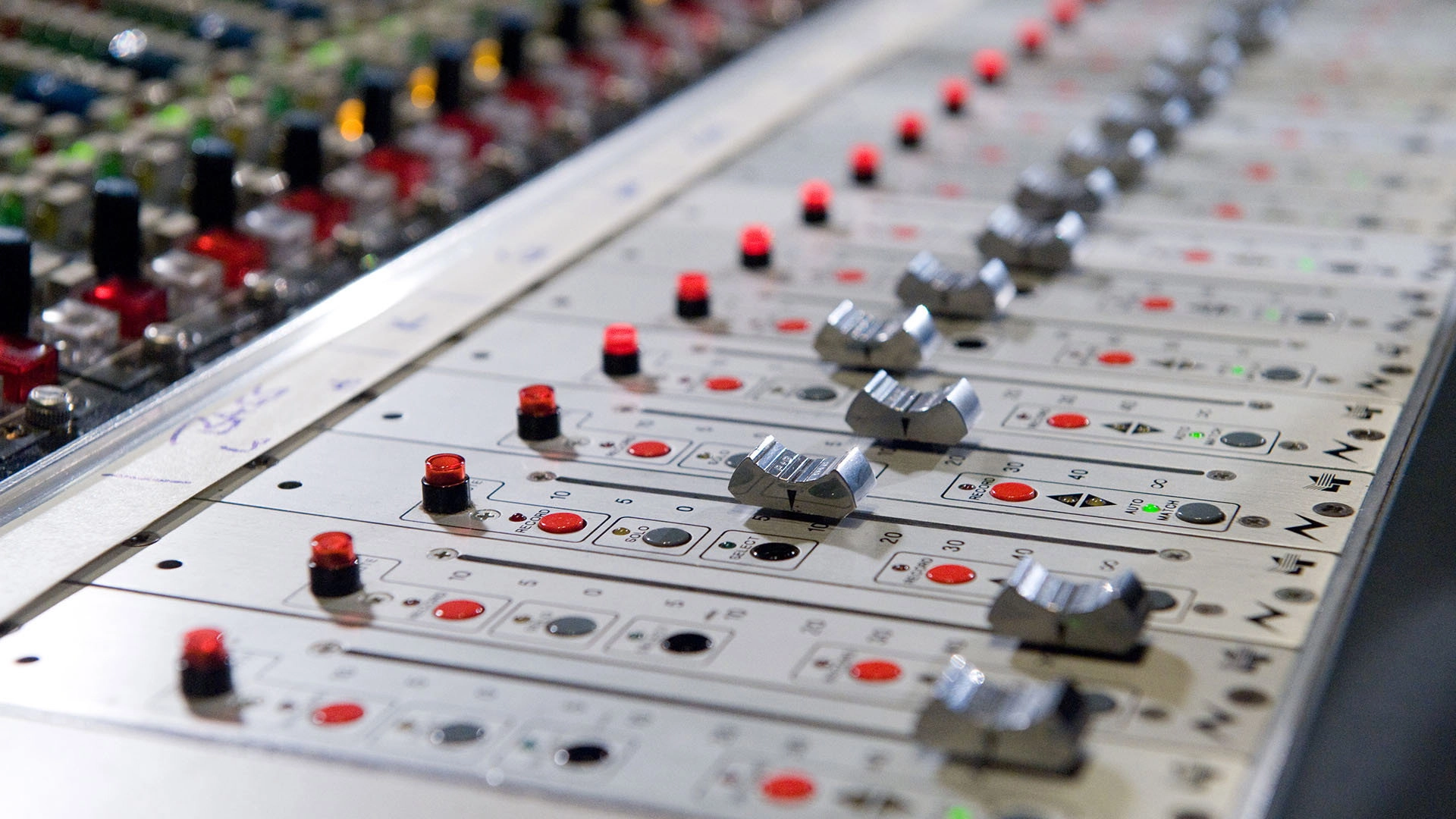 Soundbreaking