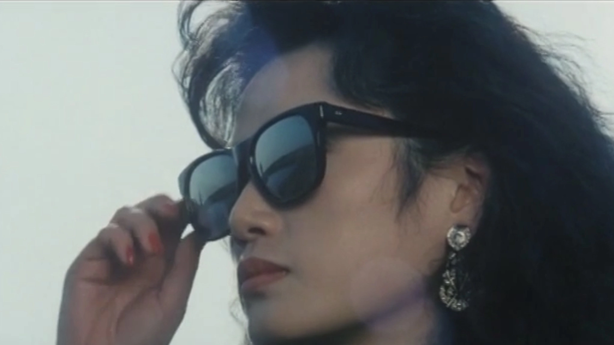 The Woman from Hong Kong - Too Amazing Pleasure