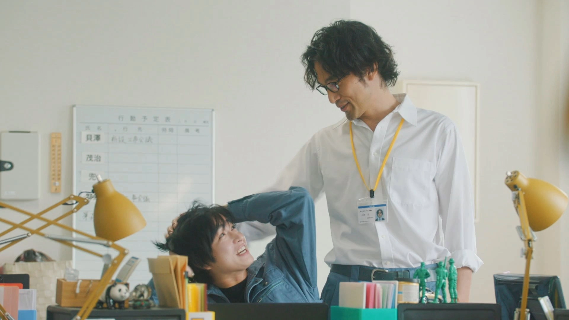 Two Office Workers Who Are Too Poisonous for One's Eyes