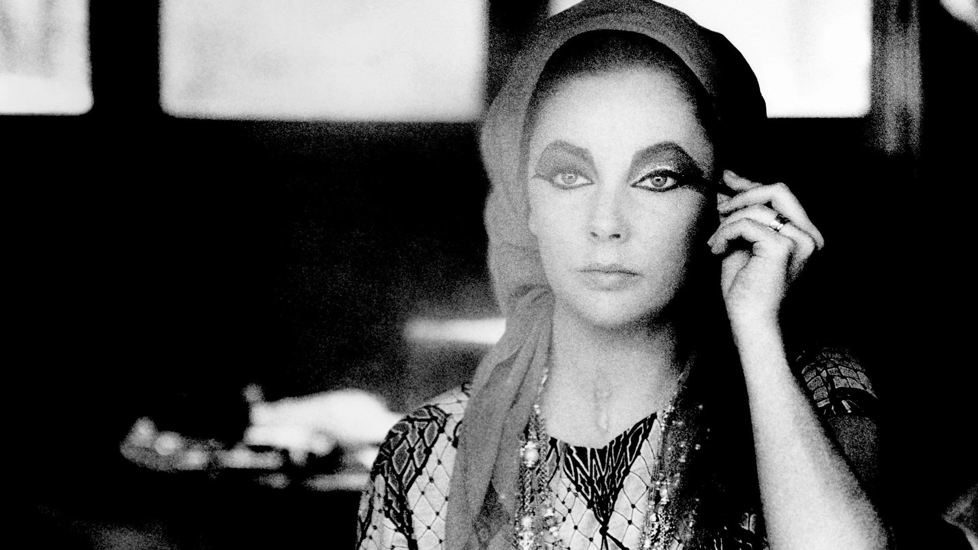 Elizabeth Taylor - Rebel Superstar