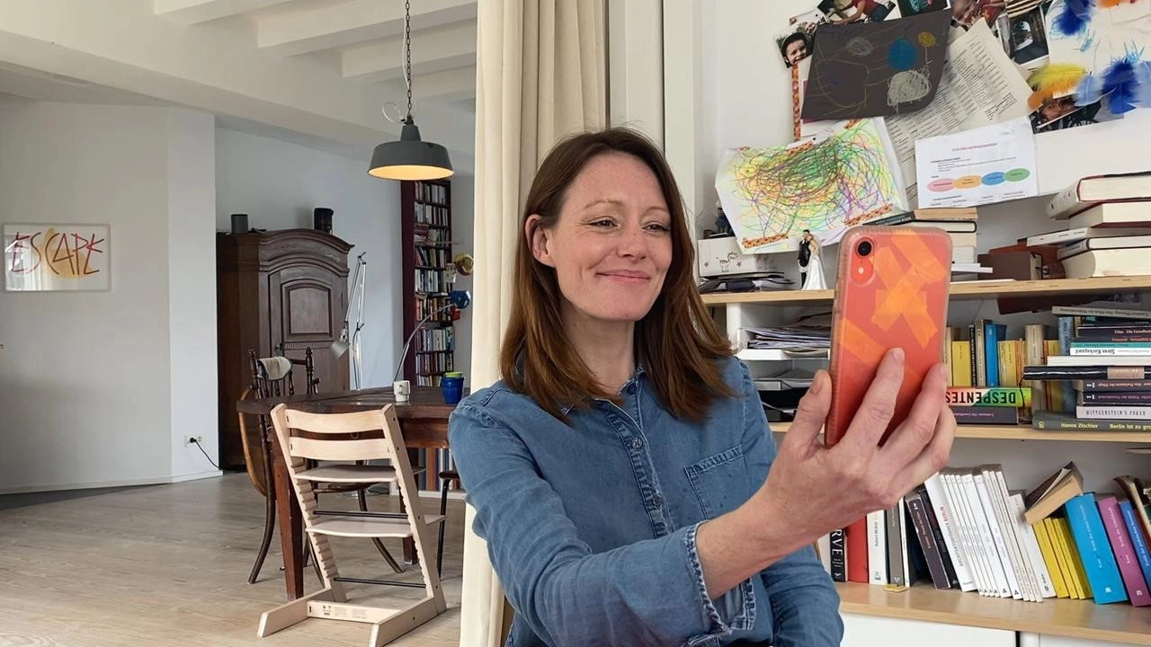 Drinnen - Im Internet sind alle gleich