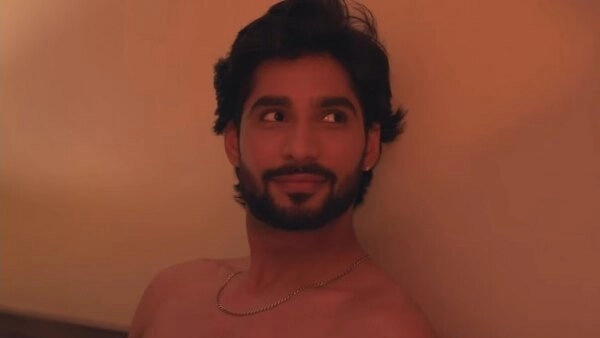 Mujhe Rang De
