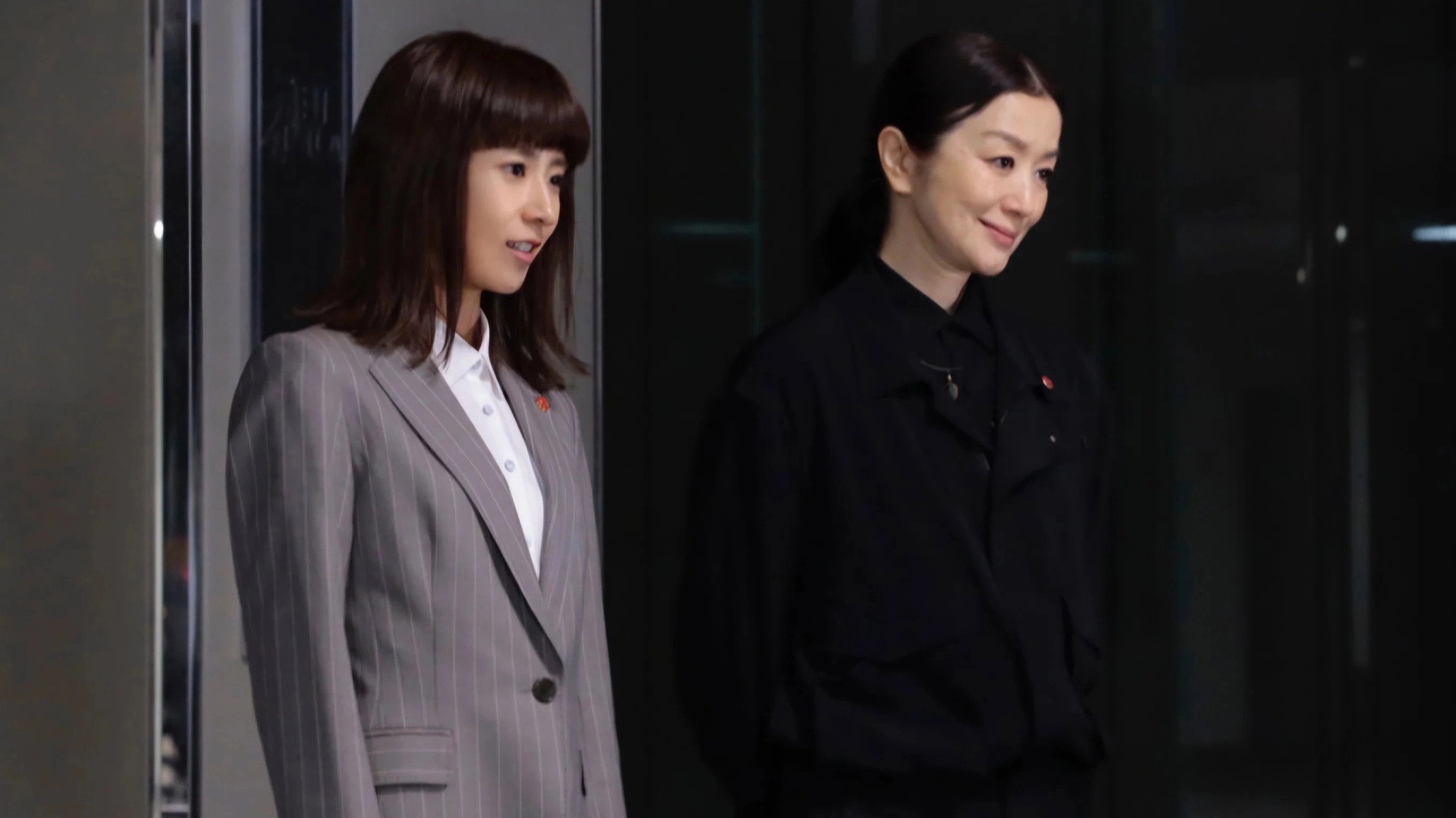 Women Document Detectives