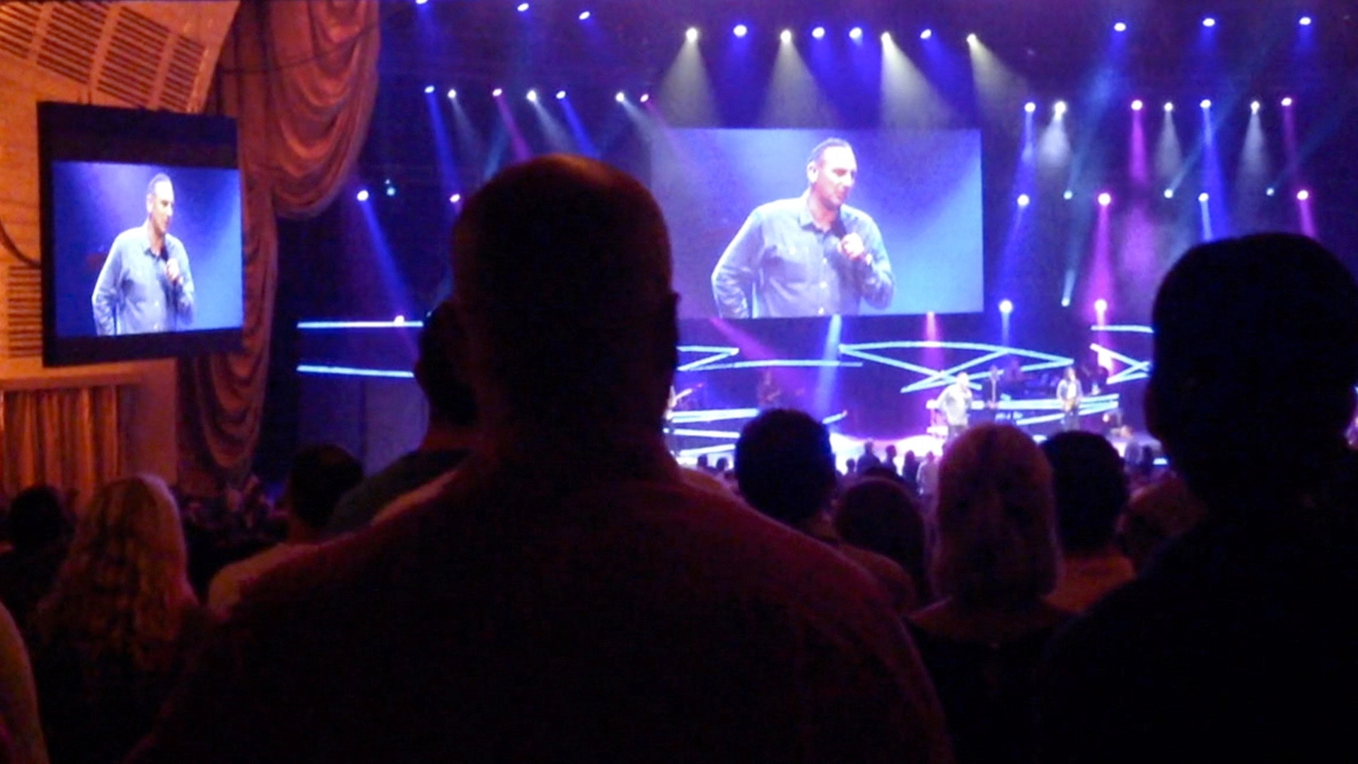 Hillsong: A Megachurch Exposed