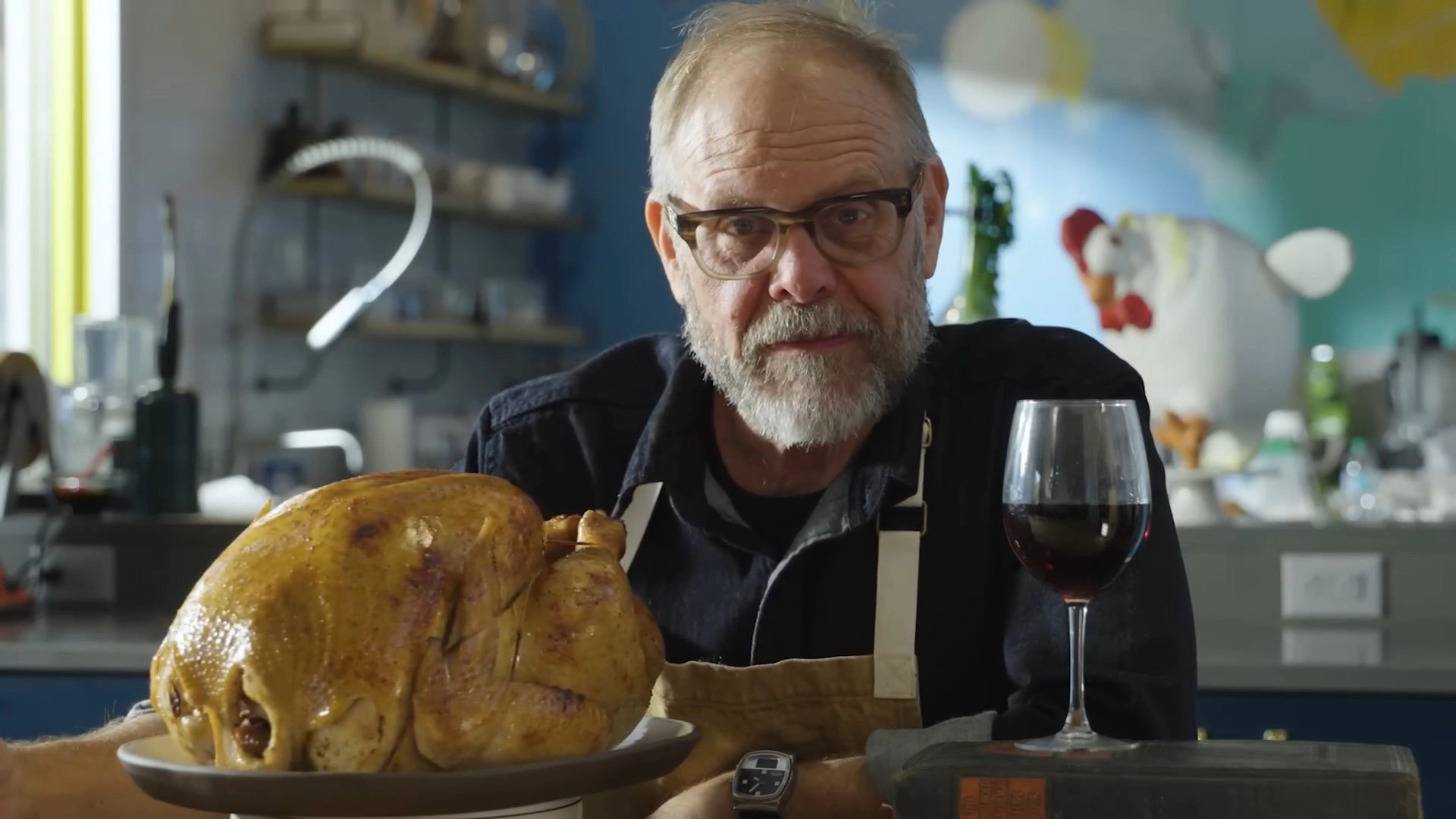 Alton Brown Cooks Food