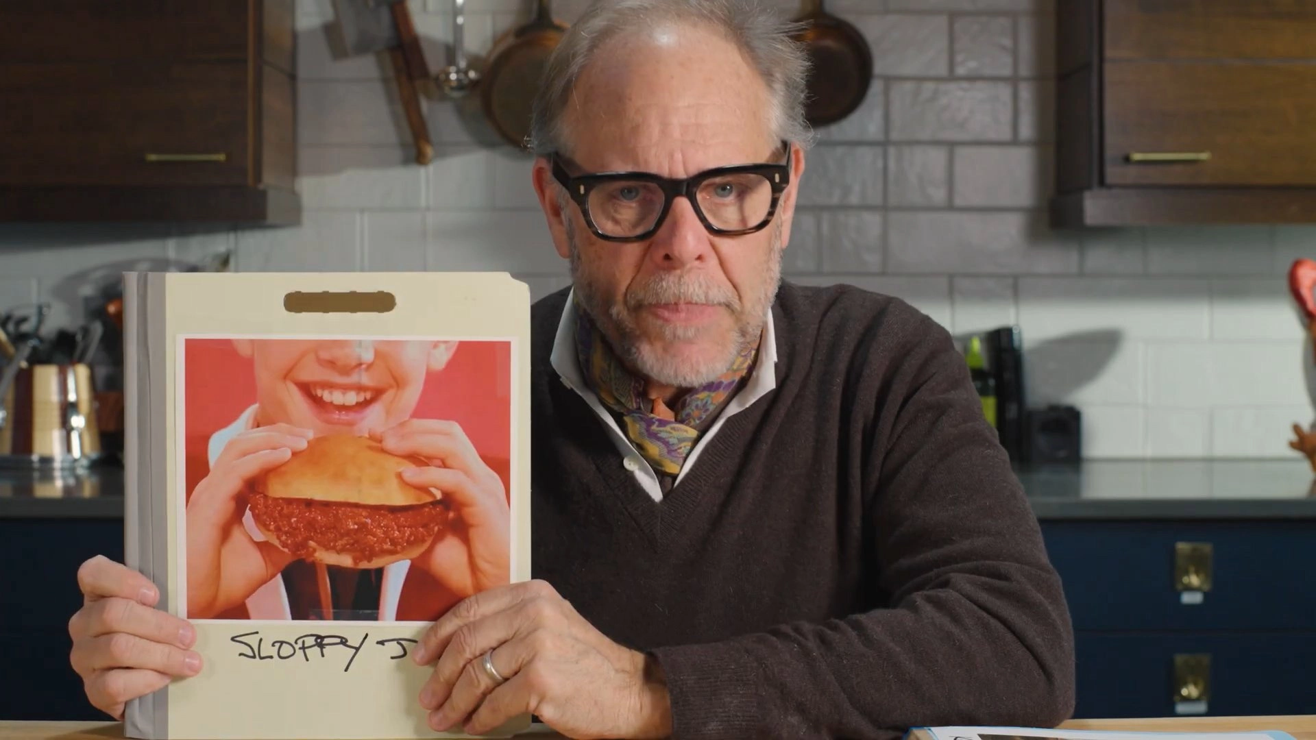 Alton Brown Cooks Food