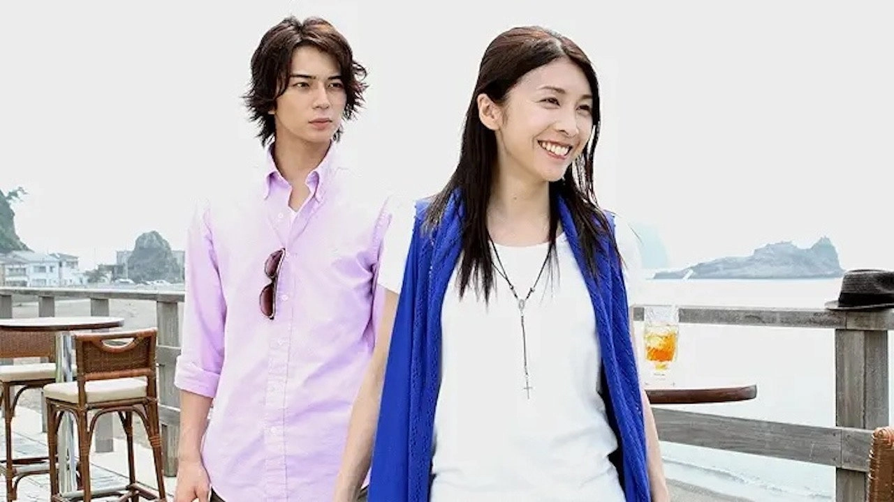 Summer Romance Shines in Rainbow Color