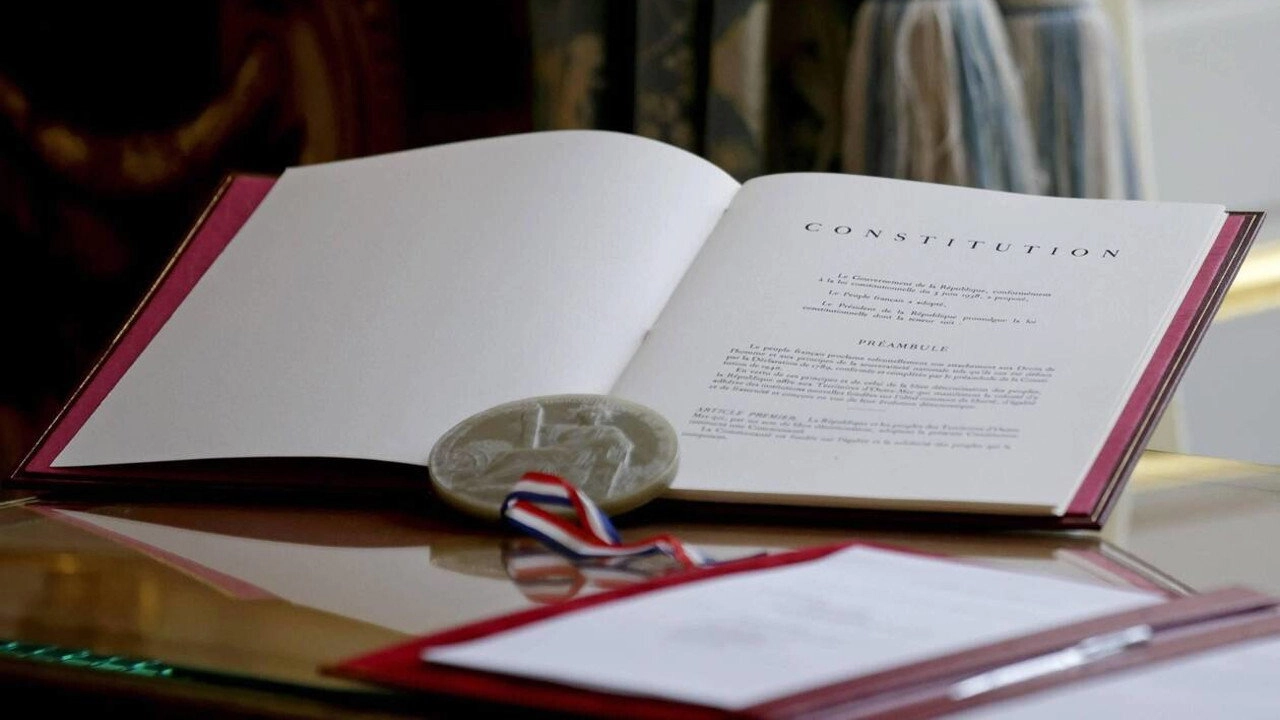 La Ve, une constitution sur mesure ?