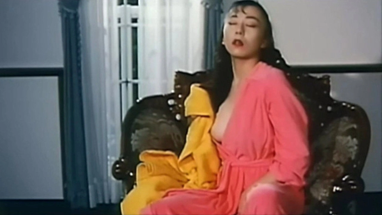 Real Performance Mature Woman: Rubbing Companion