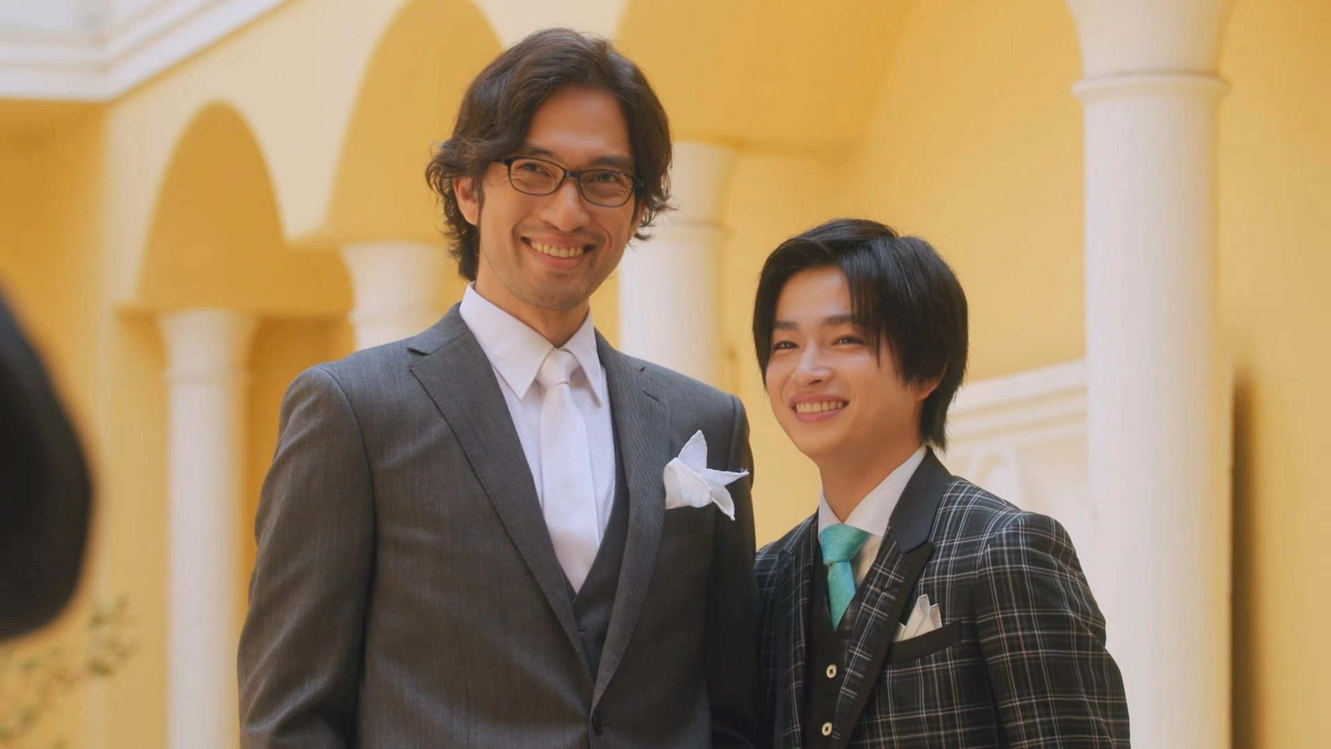 Two Office Workers Who Are Too Poisonous for One's Eyes