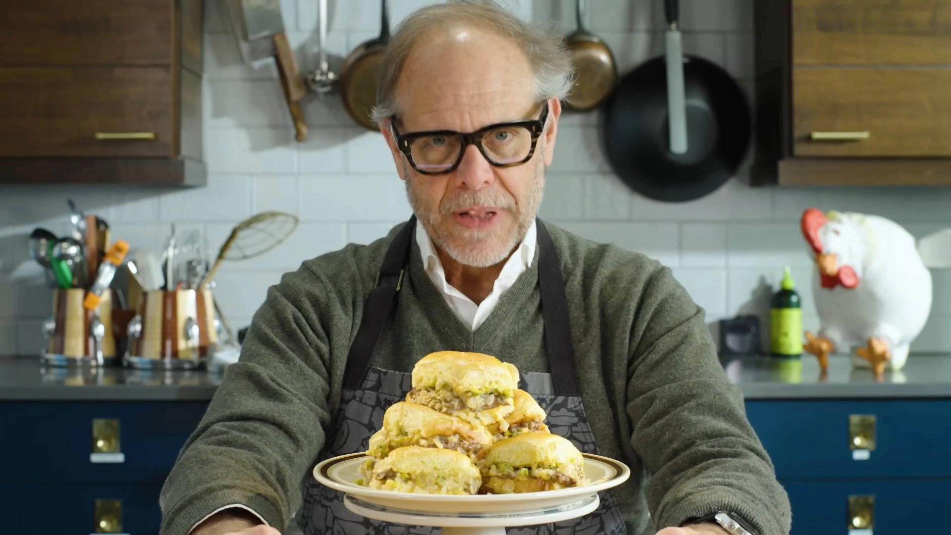 Alton Brown Cooks Food