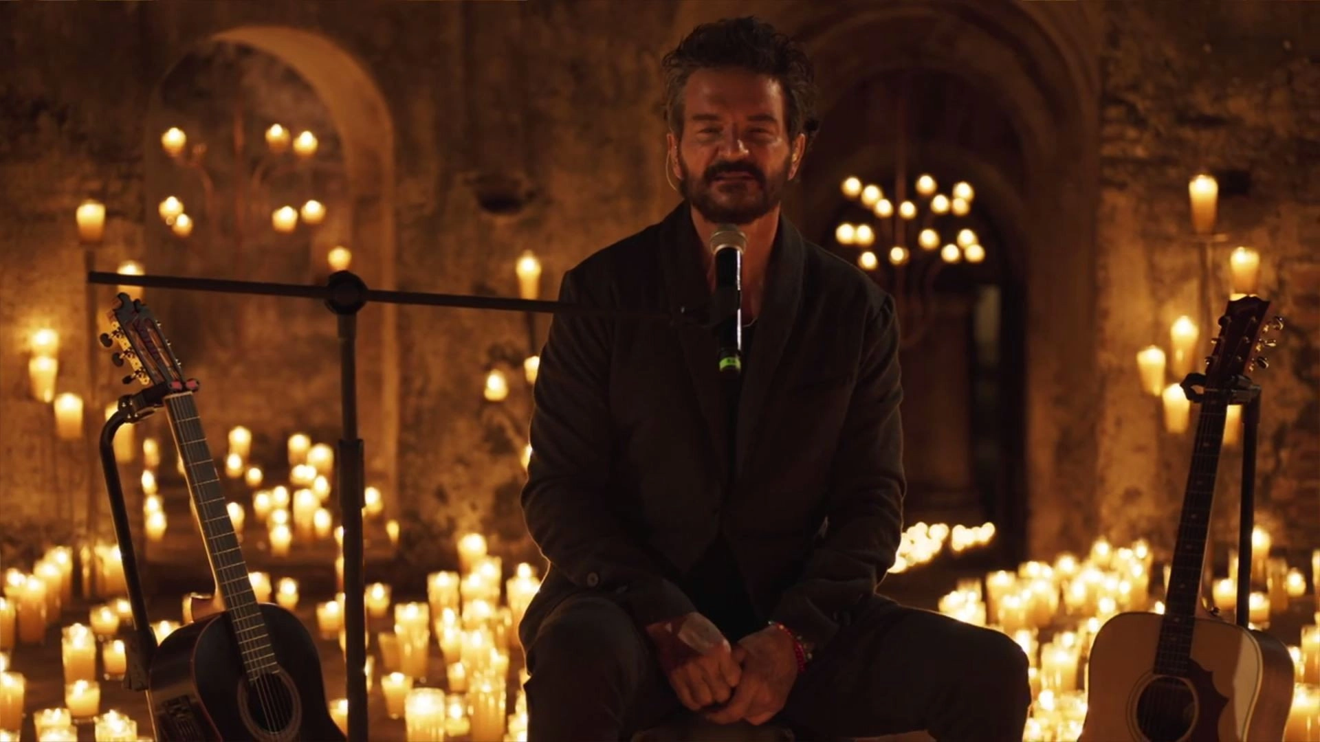 Ricardo Arjona - Made to the Old