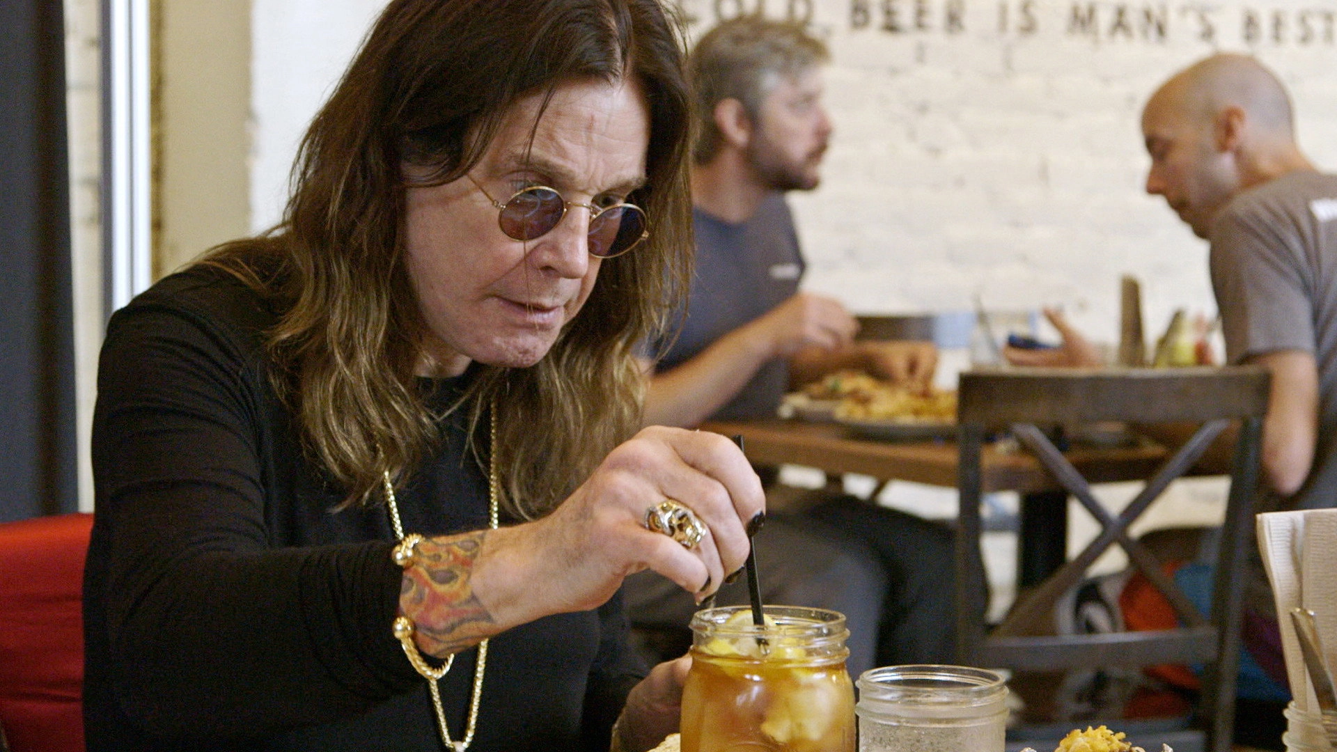 Ozzy and Jack's World Detour