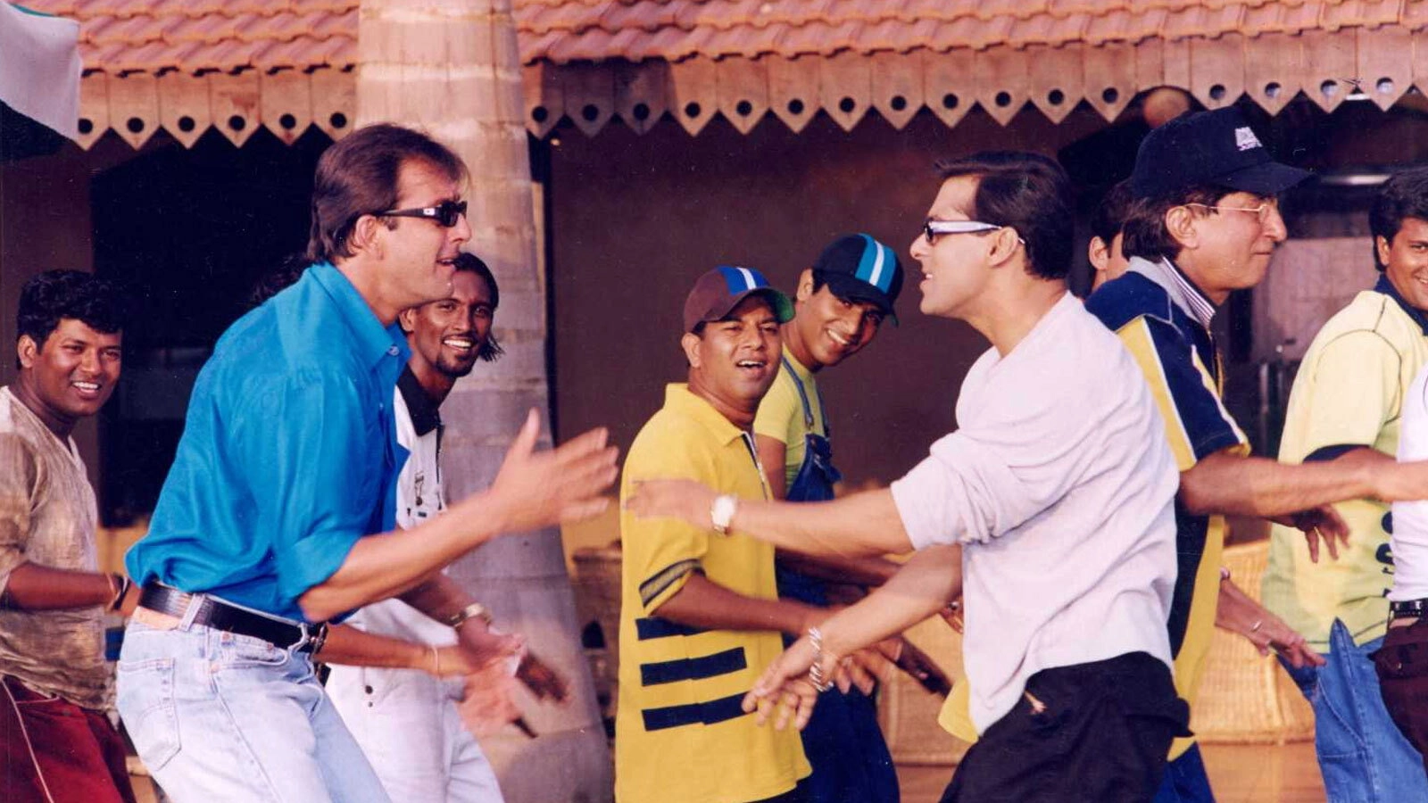 Chal Mere Bhai