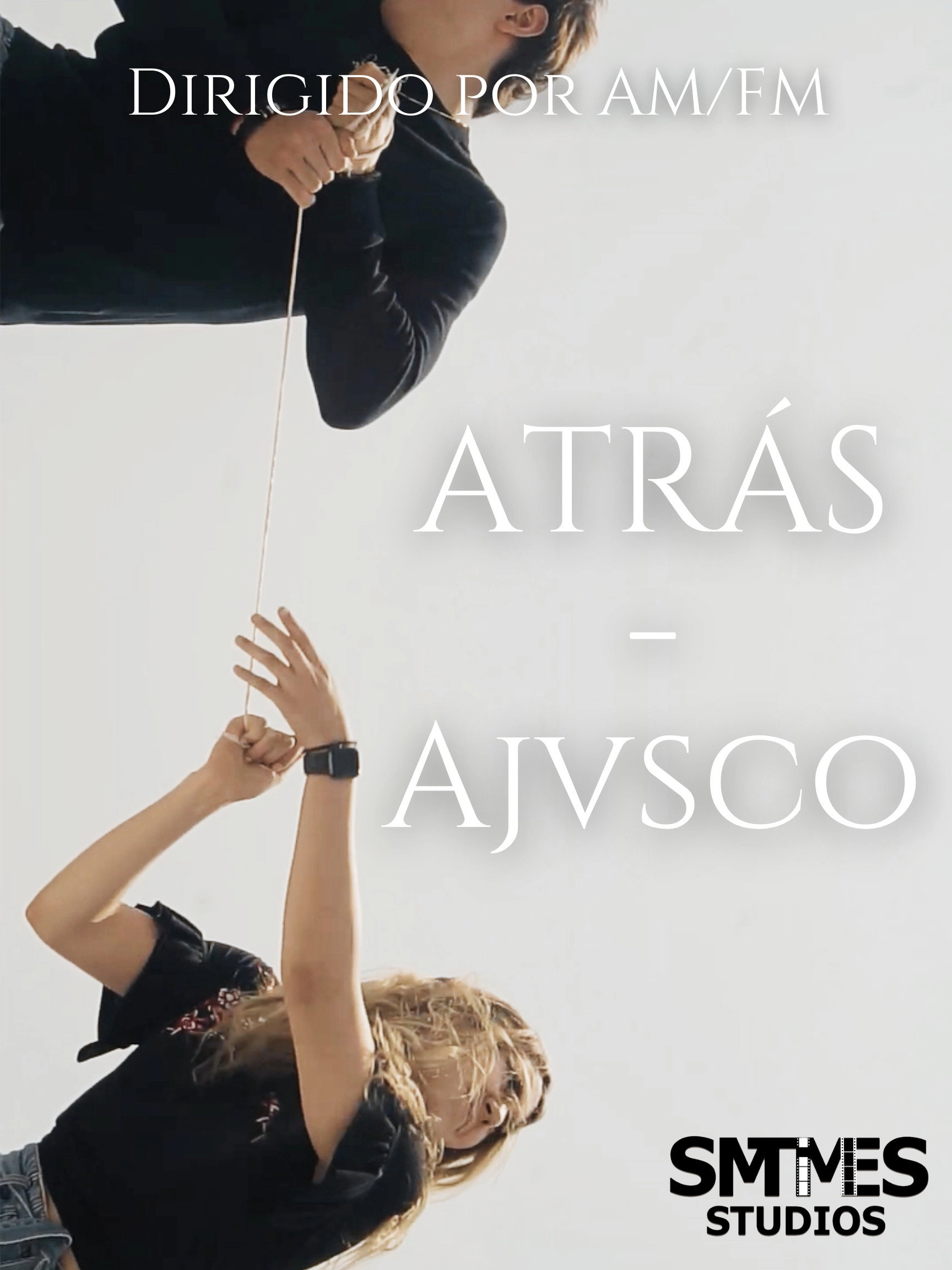 Atrás
