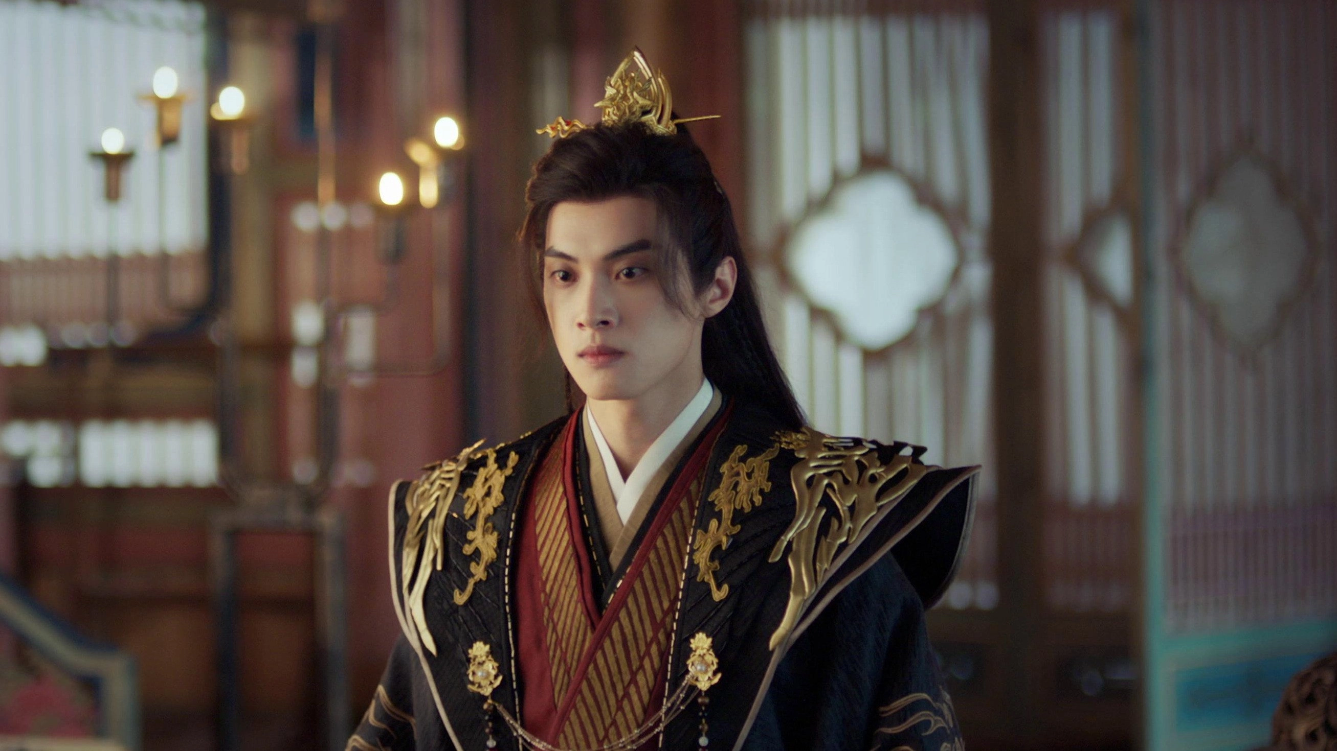 Palace Shadows: Between Two Princes
