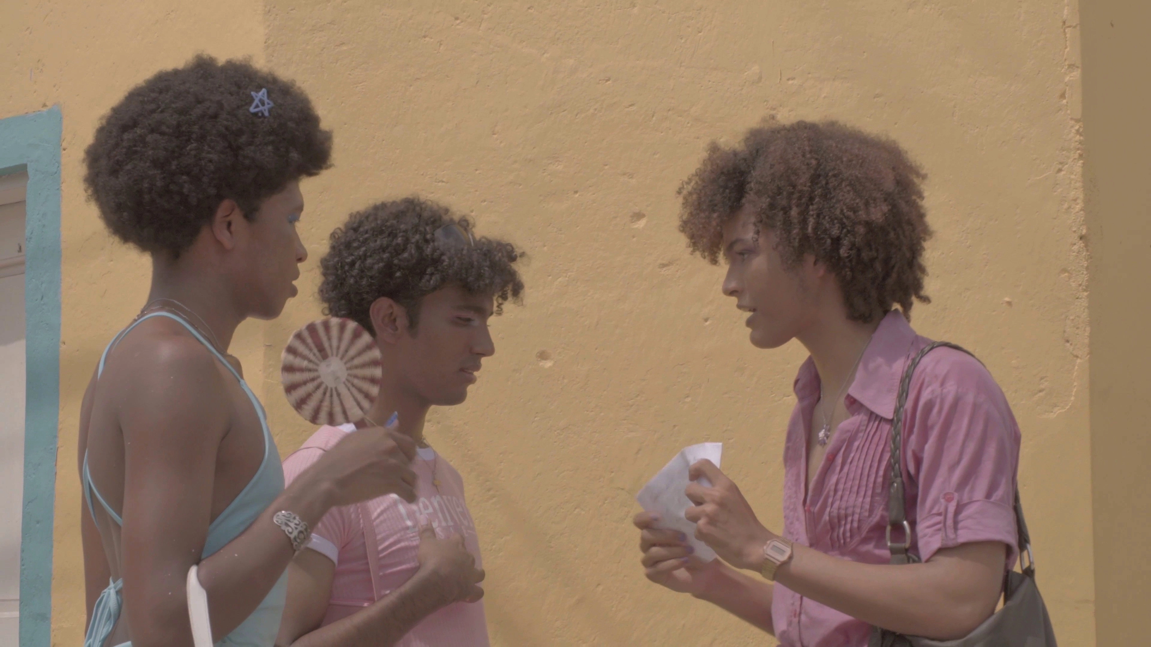 Tres Negras Marikas