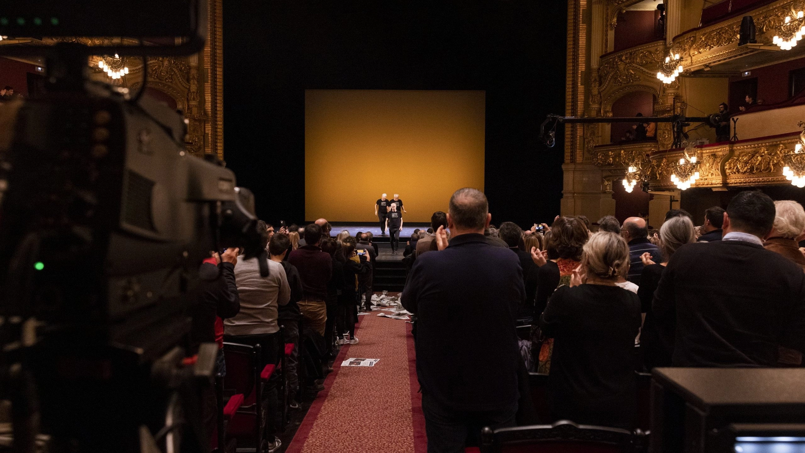 HITS chimpúm! La última función de Tricicle