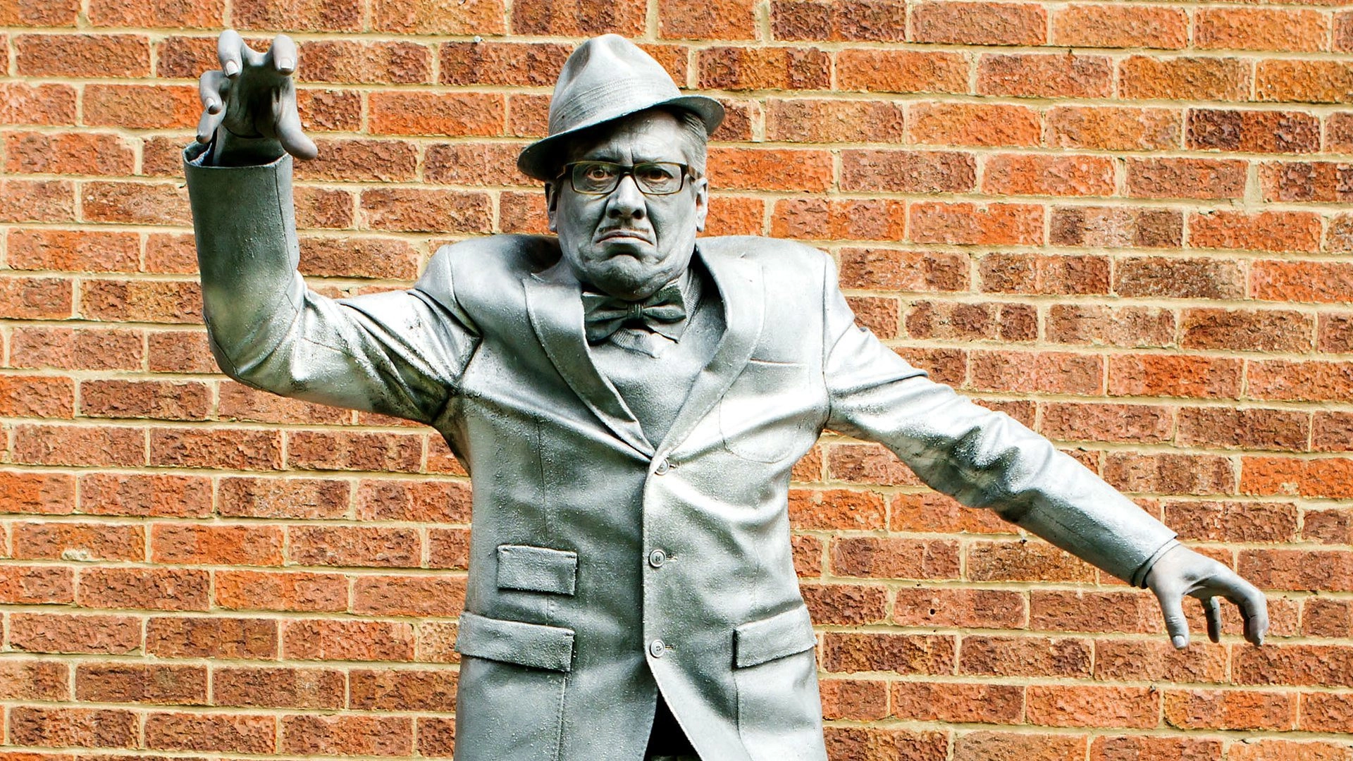 Count Arthur Strong