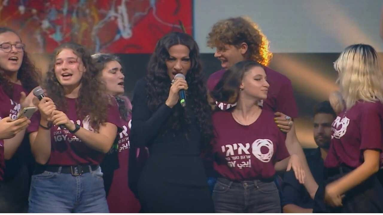 דנה קמה