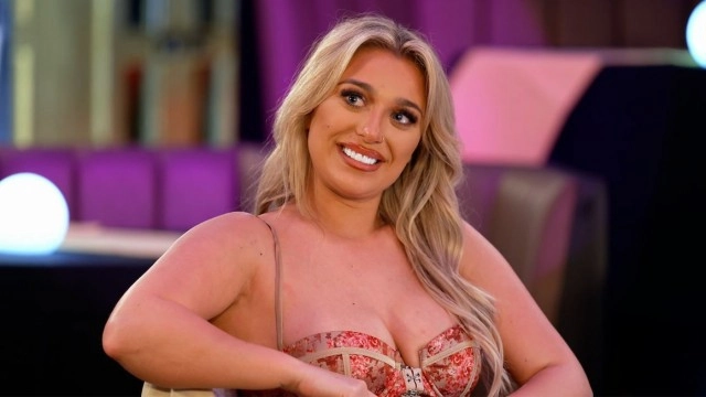 Celebs Go Dating
