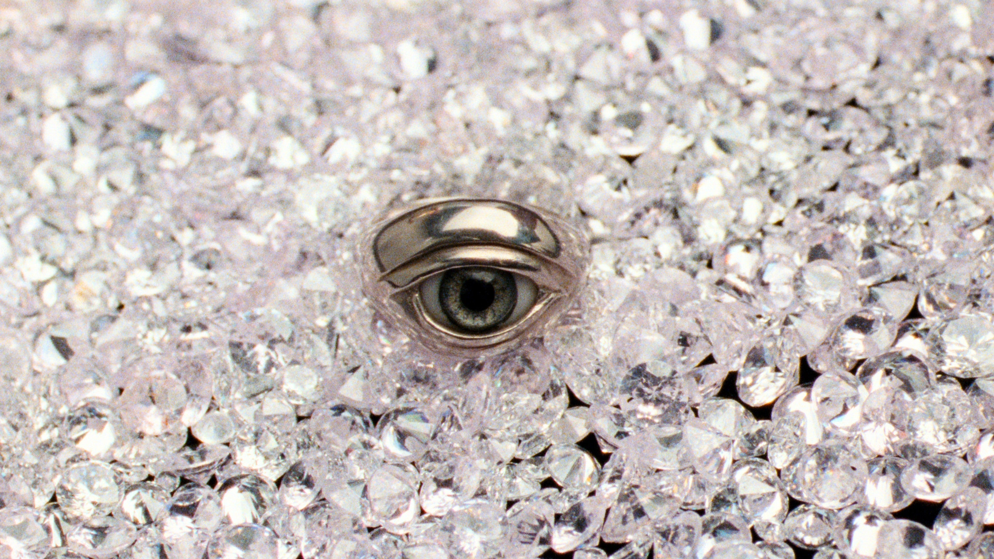 Reflection in a Dead Diamond