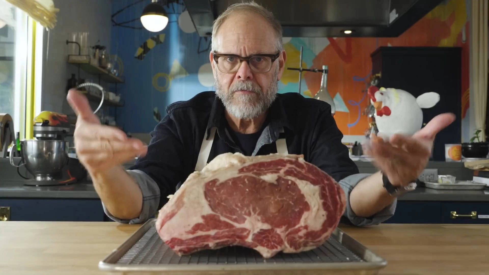 Alton Brown Cooks Food