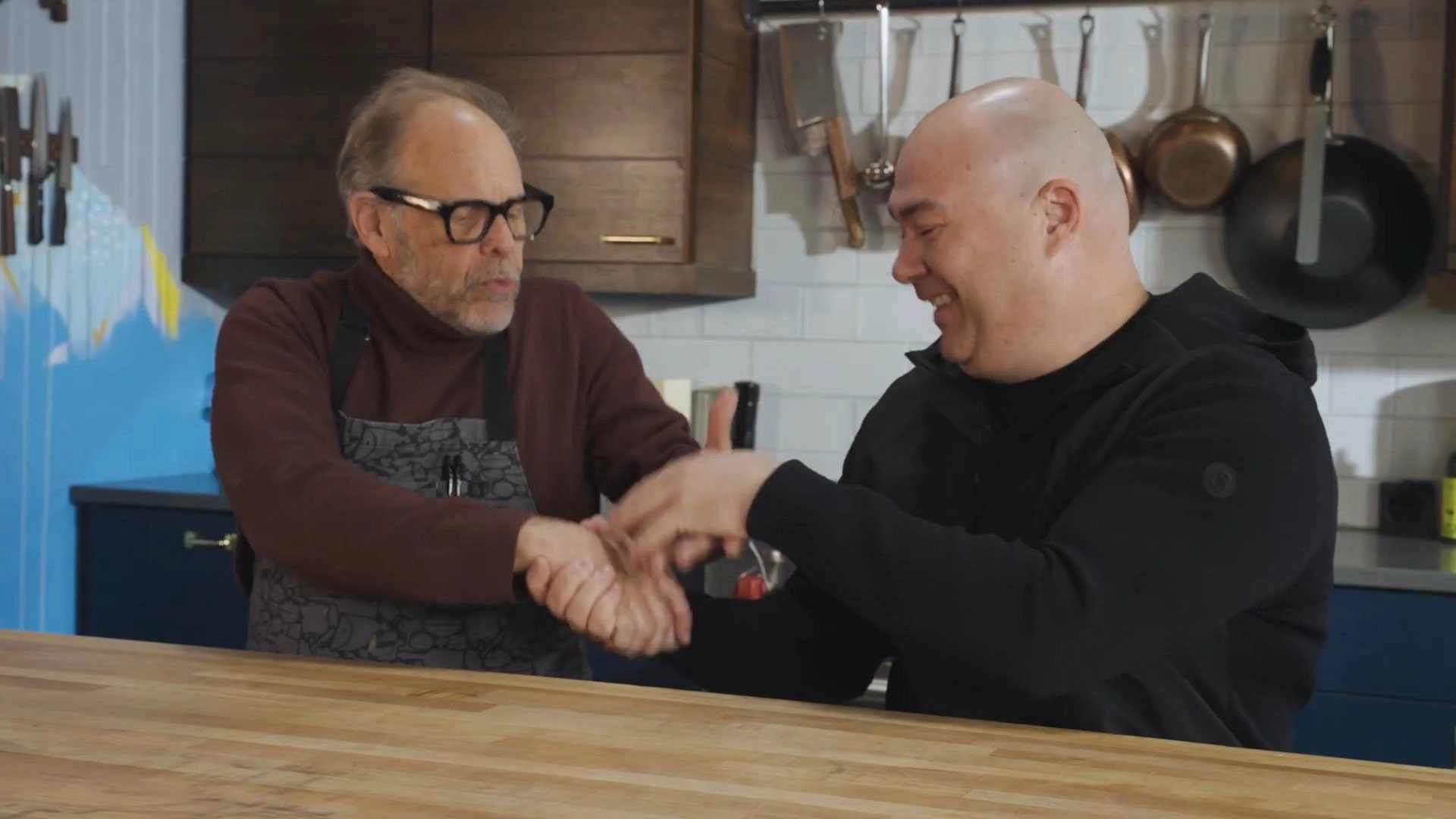 Alton Brown Cooks Food