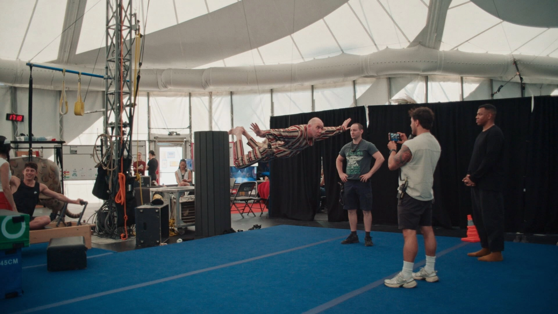 Cirque Life