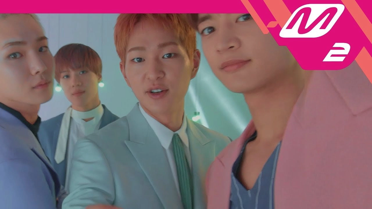 SHINee's BACK