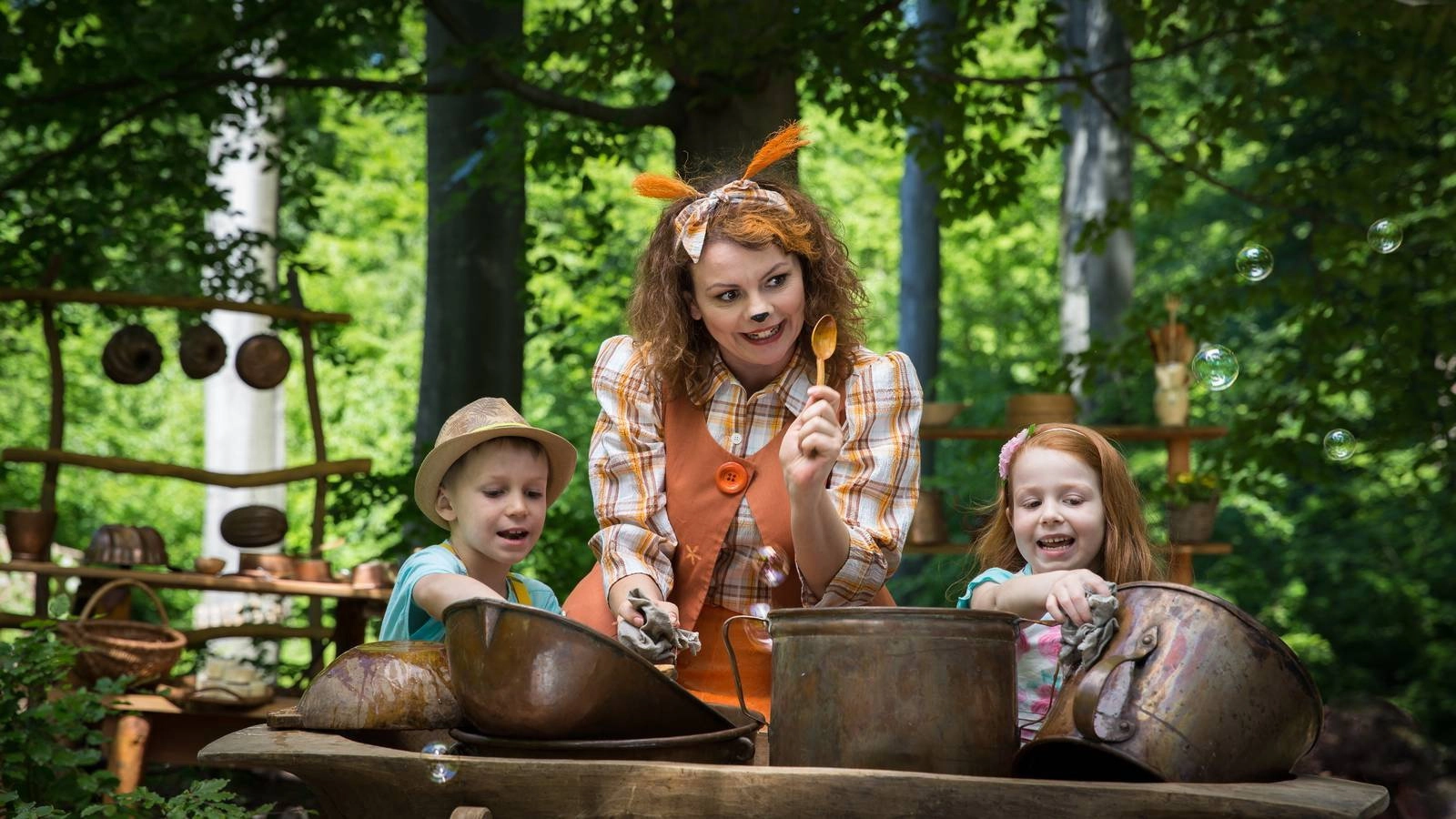 Singing Land and the Queen Harmony