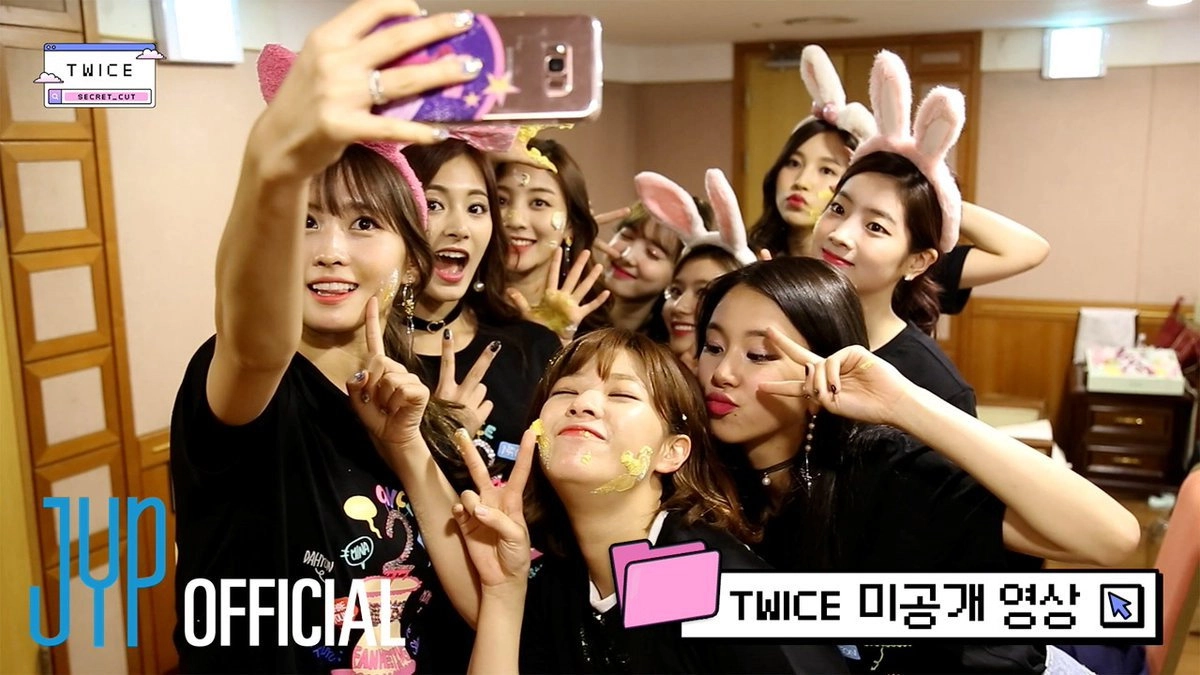 TWICE Secret Cut