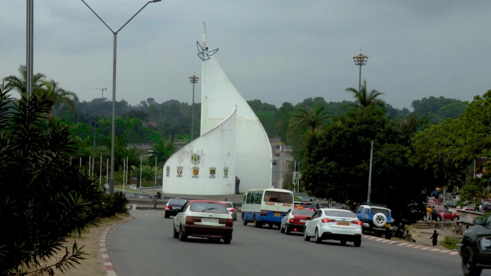 LIBREVILLE, OURS
