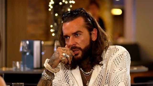 Celebs Go Dating