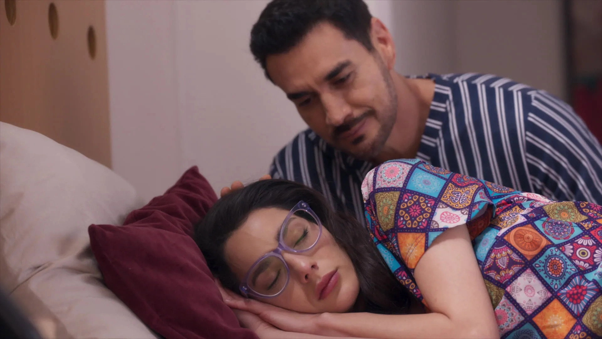 Tan cerca de ti, nace el amor