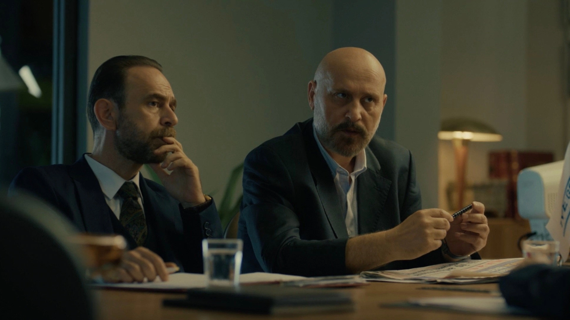 Yankı: Görünmez El