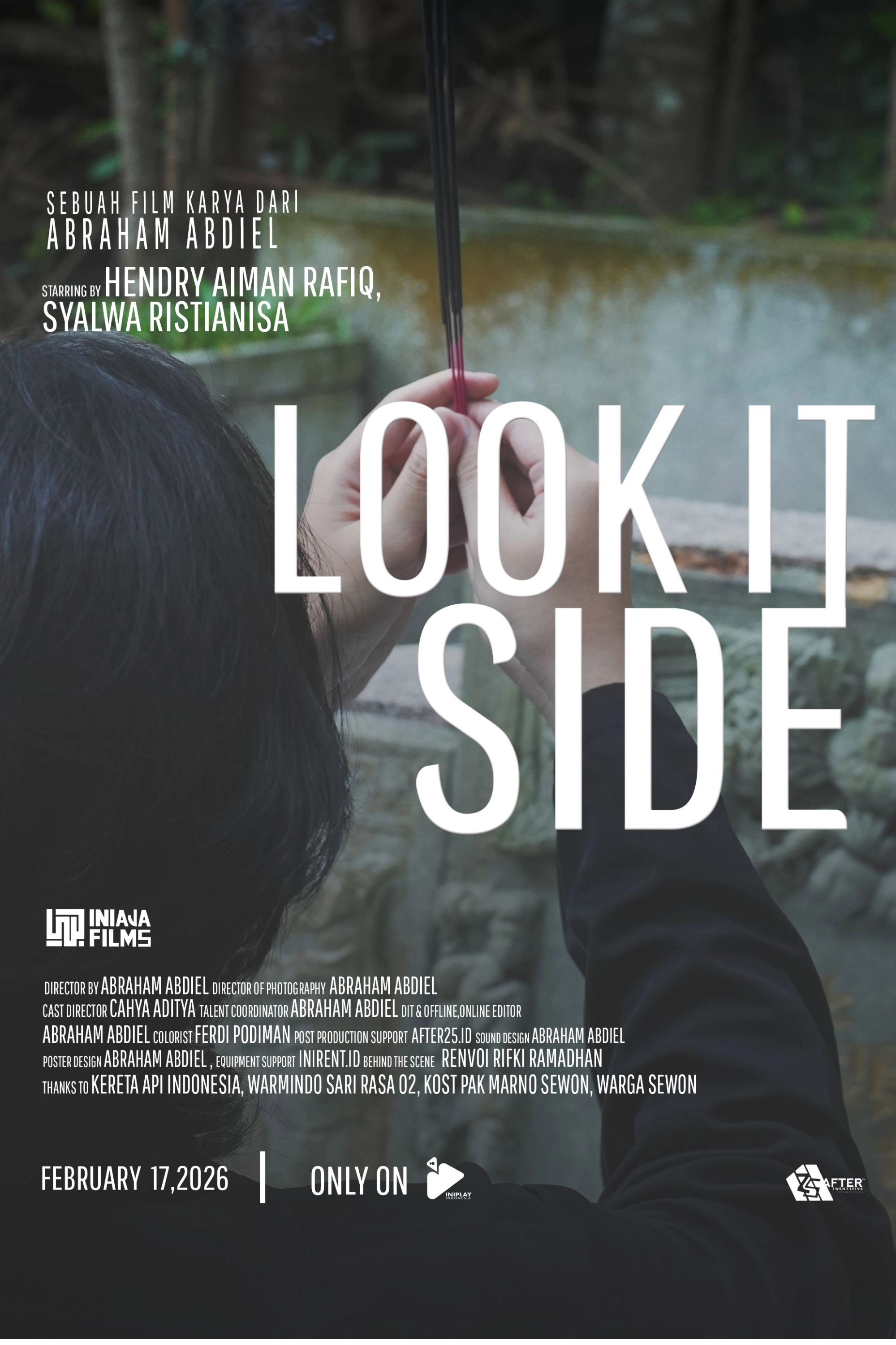 LOOK IT SIDE